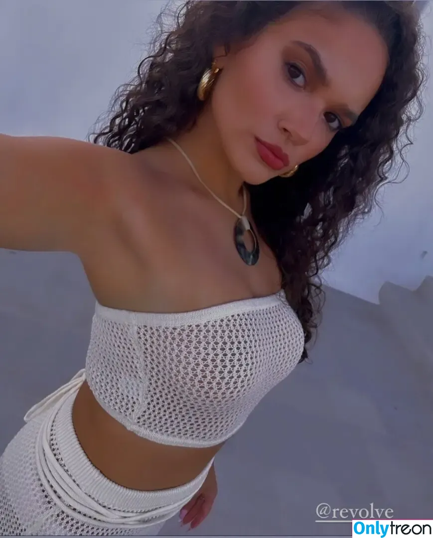 Madison Pettis nude photo #0537 (madisonpettis)
