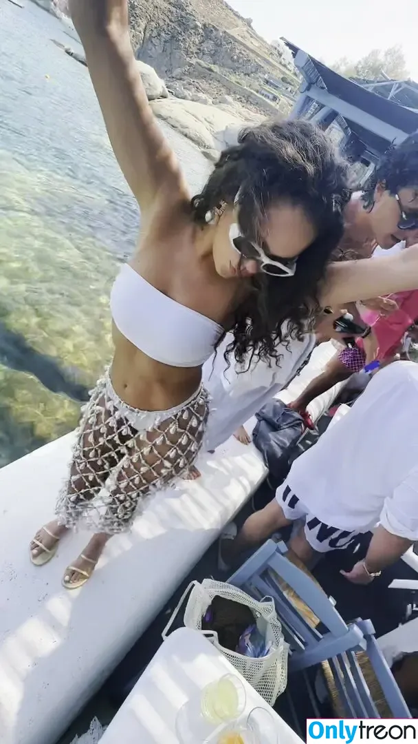 Madison Pettis nude photo #0567 (madisonpettis)