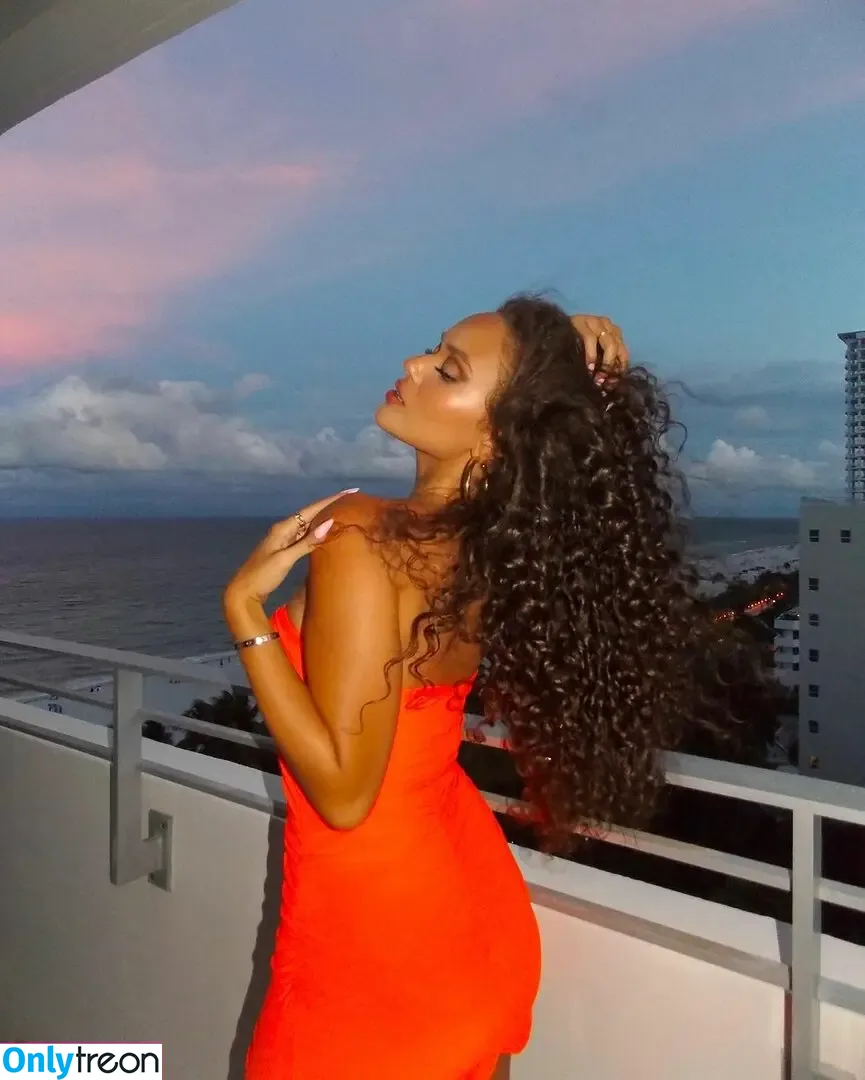 Madison Pettis nude photo #0584 (madisonpettis)