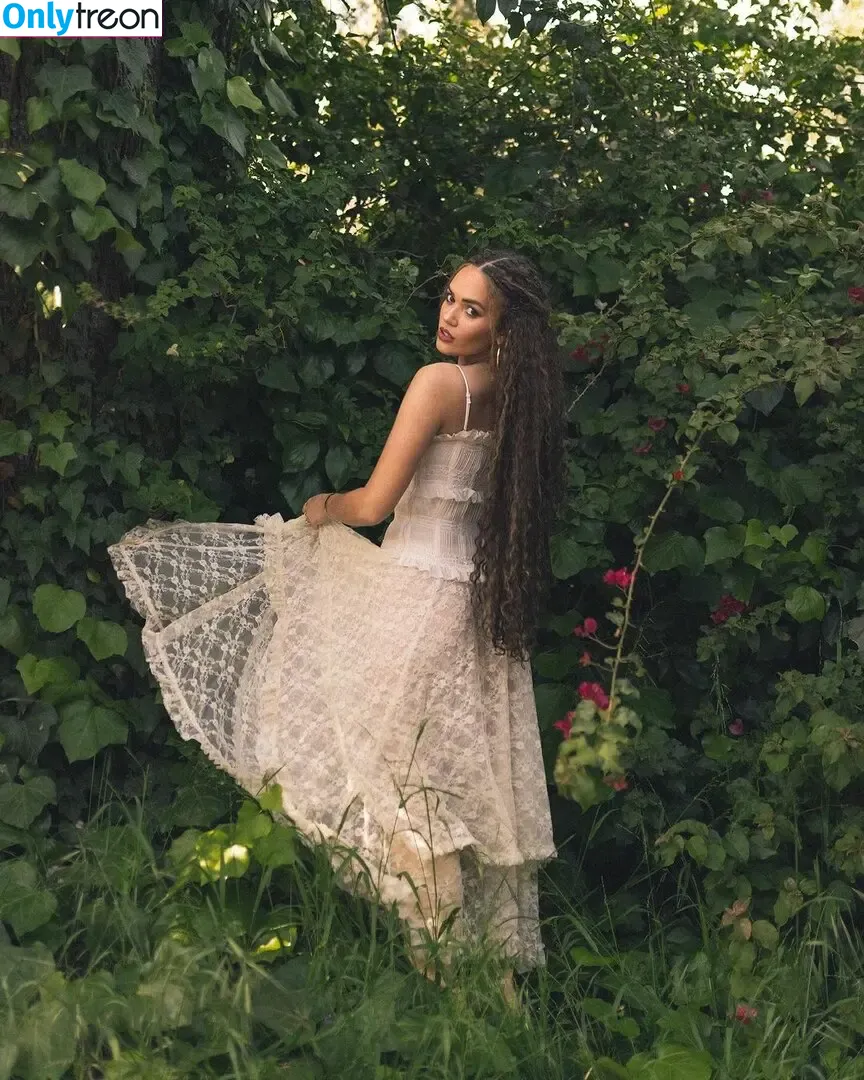 Madison Pettis nude photo #0763 (madisonpettis)