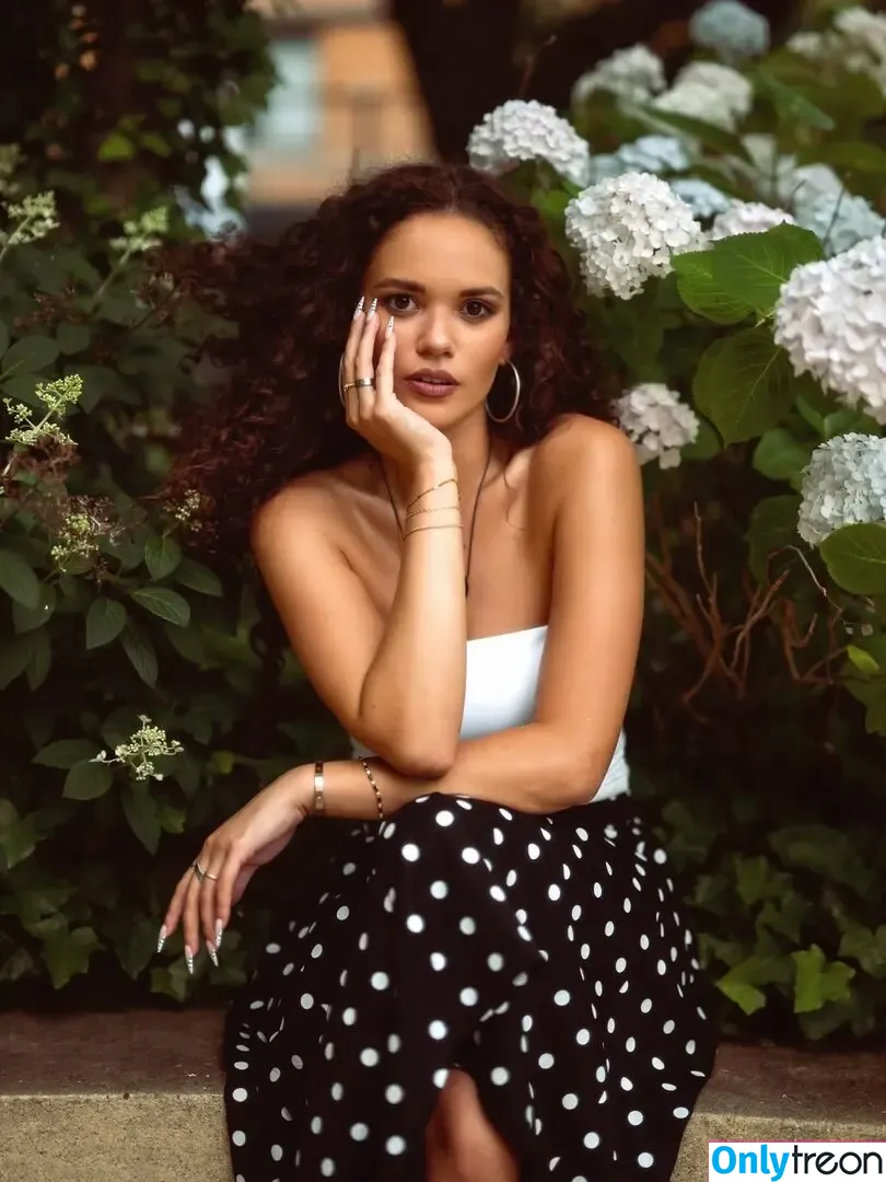 Madison Pettis nude photo #1049 (madisonpettis)