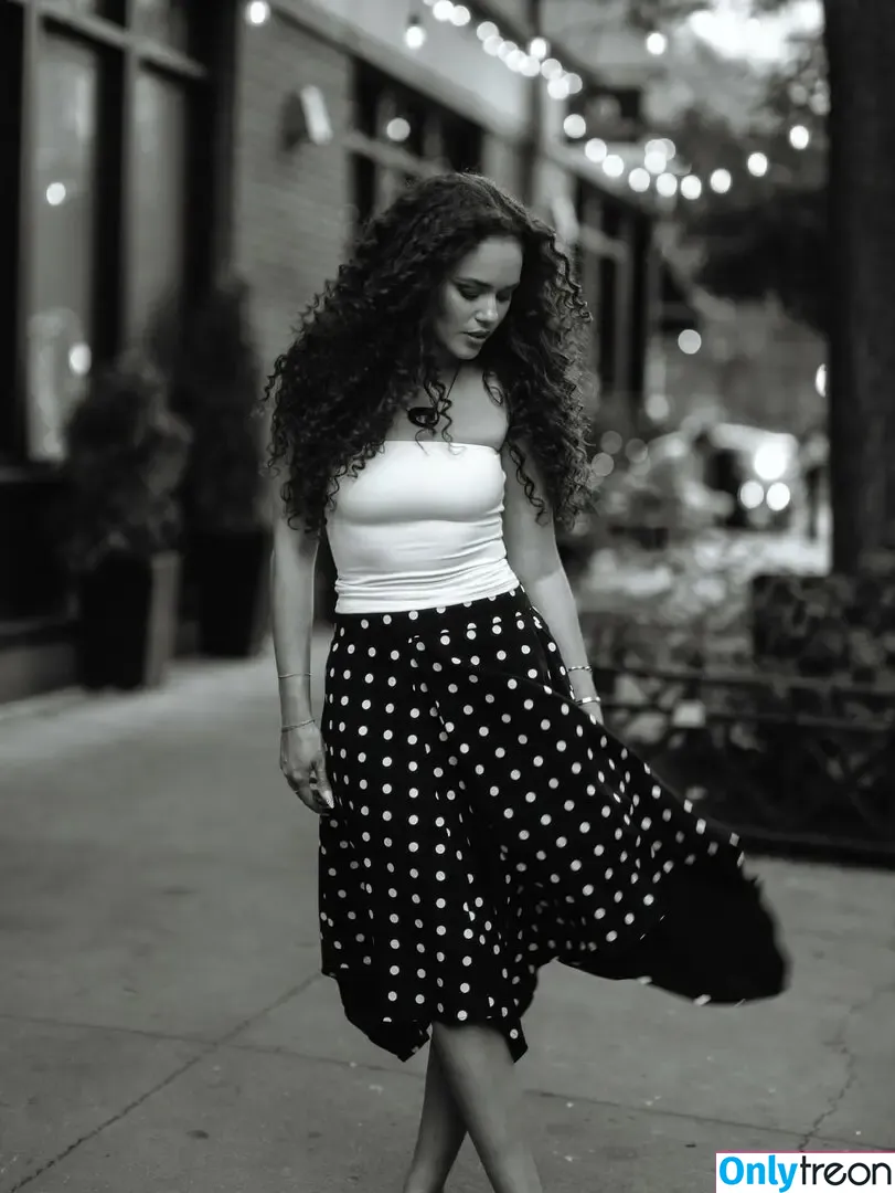 Madison Pettis nude photo #1050 (madisonpettis)