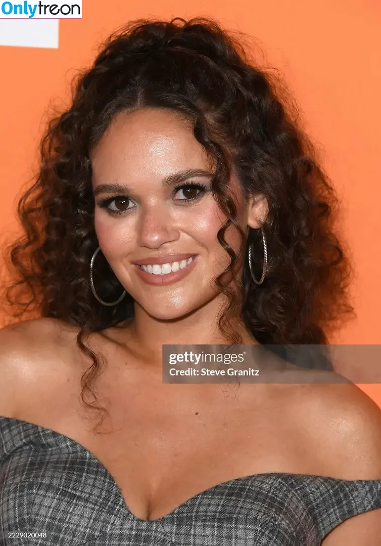 Madison Pettis nude photo #1061 (madisonpettis)