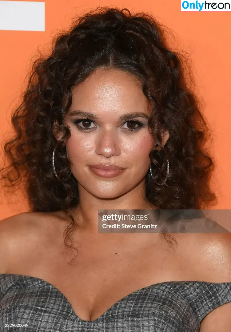 Madison Pettis nude photo #1064 (madisonpettis)