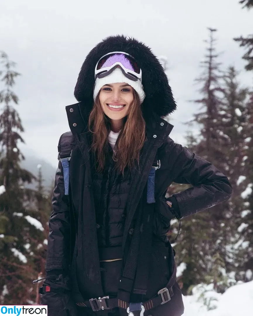 Madison Reed nude photo #0014 (Victoria Justice Sister / madisonreed / rmadness)