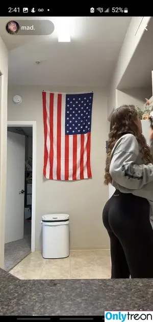 madisons.the.shit / mynames.madz nude photo #0033