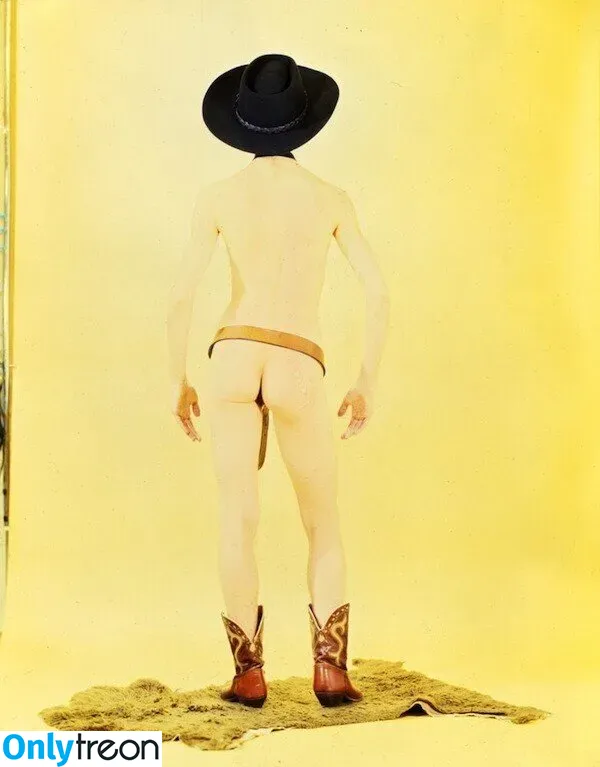 Madonna nude photo #0025 (Madonna)