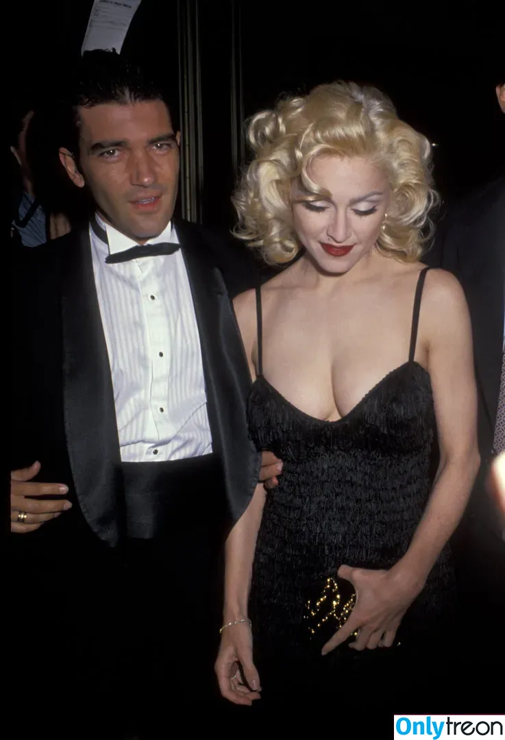 Madonna nude photo #0049 (Madonna)