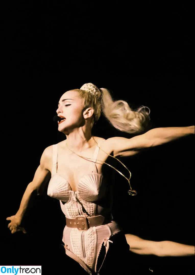 Madonna nude photo #0077 (Madonna)