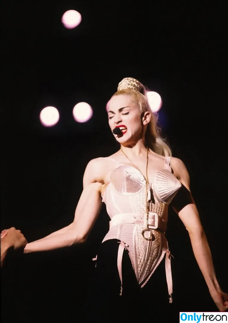 Madonna nude photo #0079 (Madonna)