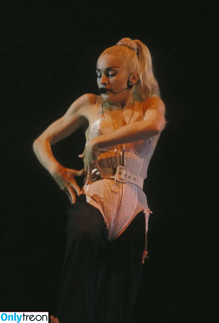 Madonna nude photo #0080 (Madonna)