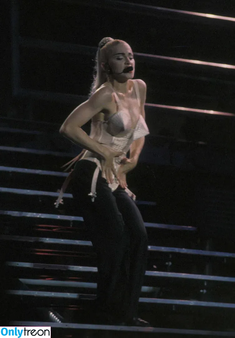 Madonna nude photo #0083 (Madonna)