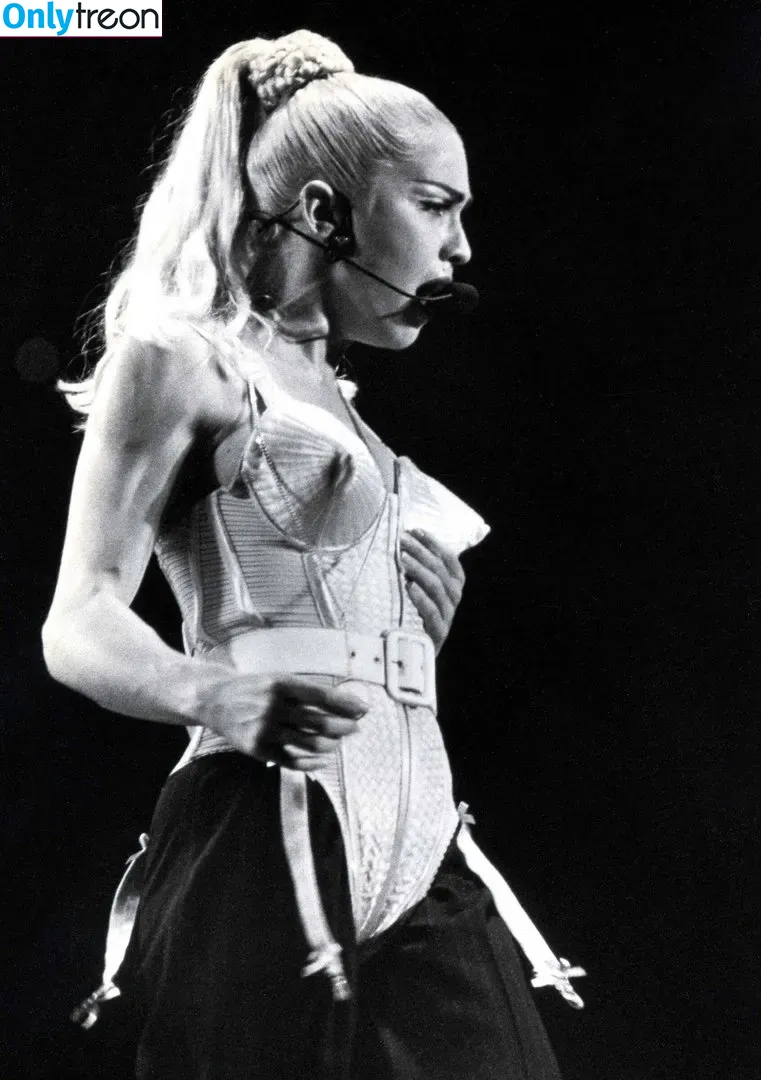 Madonna nude photo #0085 (Madonna)