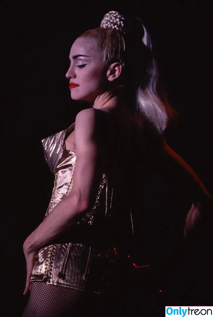 Madonna nude photo #0086 (Madonna)