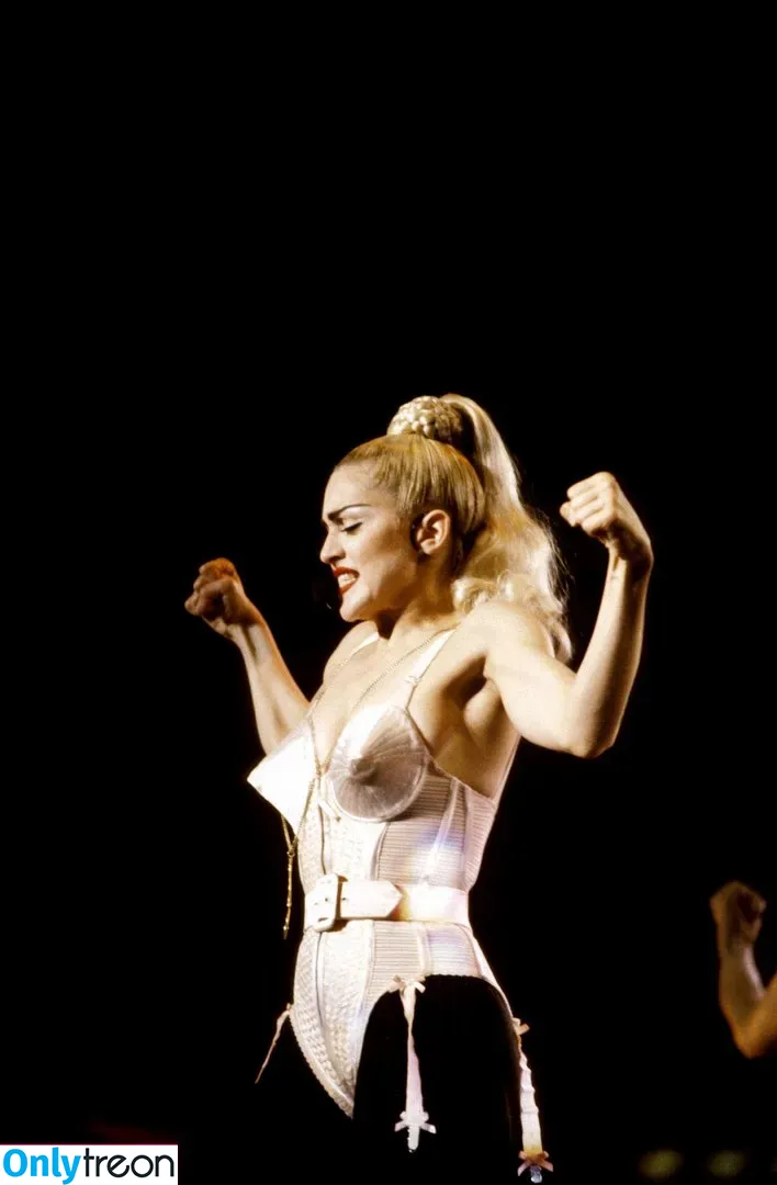 Madonna nude photo #0088 (Madonna)