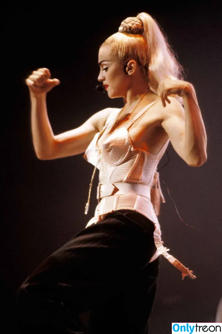Madonna nude photo #0091 (Madonna)