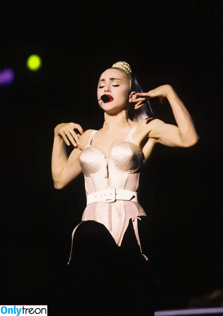Madonna nude photo #0095 (Madonna)