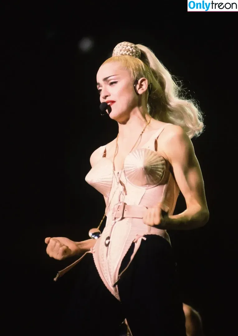 Madonna nude photo #0096 (Madonna)