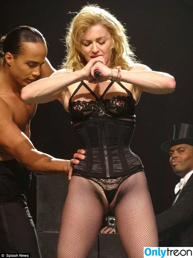 Madonna nude photo #0104 (Madonna)