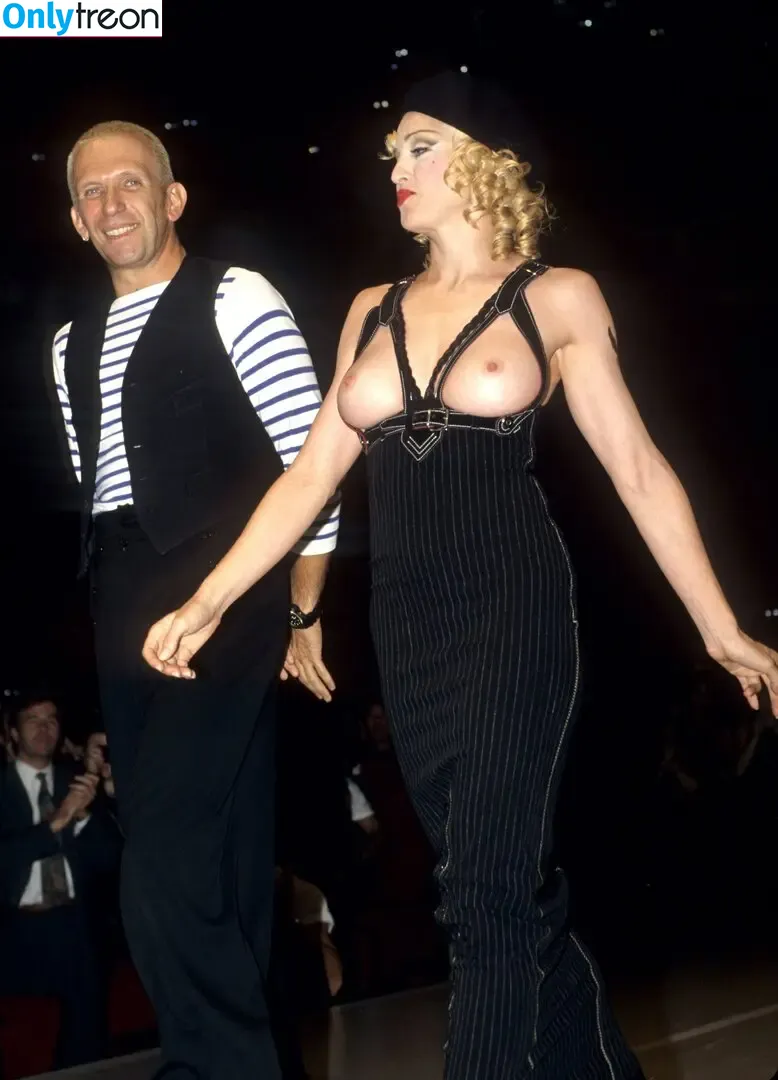Madonna nude photo #0744 (Madonna)