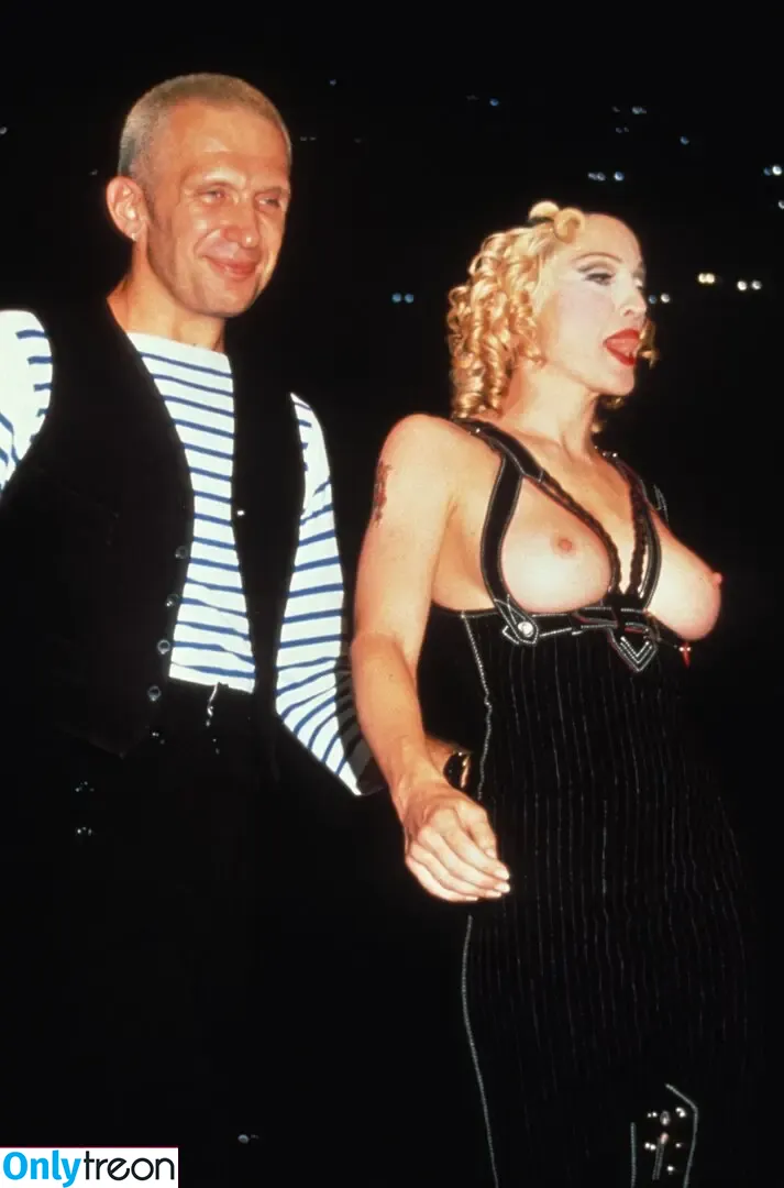 Madonna nude photo #0745 (Madonna)