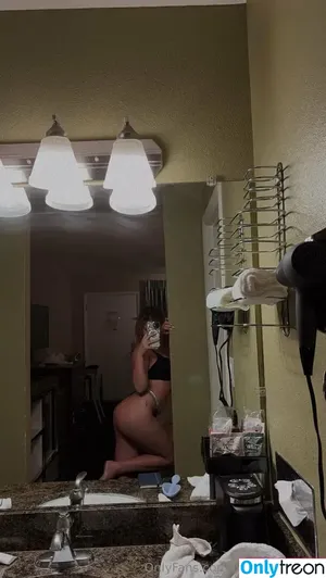madsgoingwild / formerly datblondechick nude photo #0011