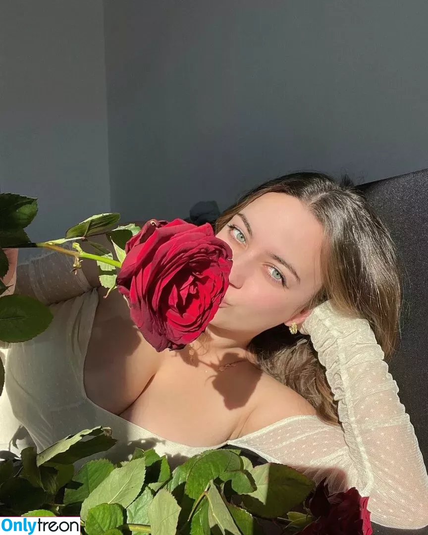 Magdalena Kostadinova nude photo #0039 (mkkostadinova)