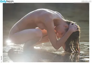  nude photo #0001