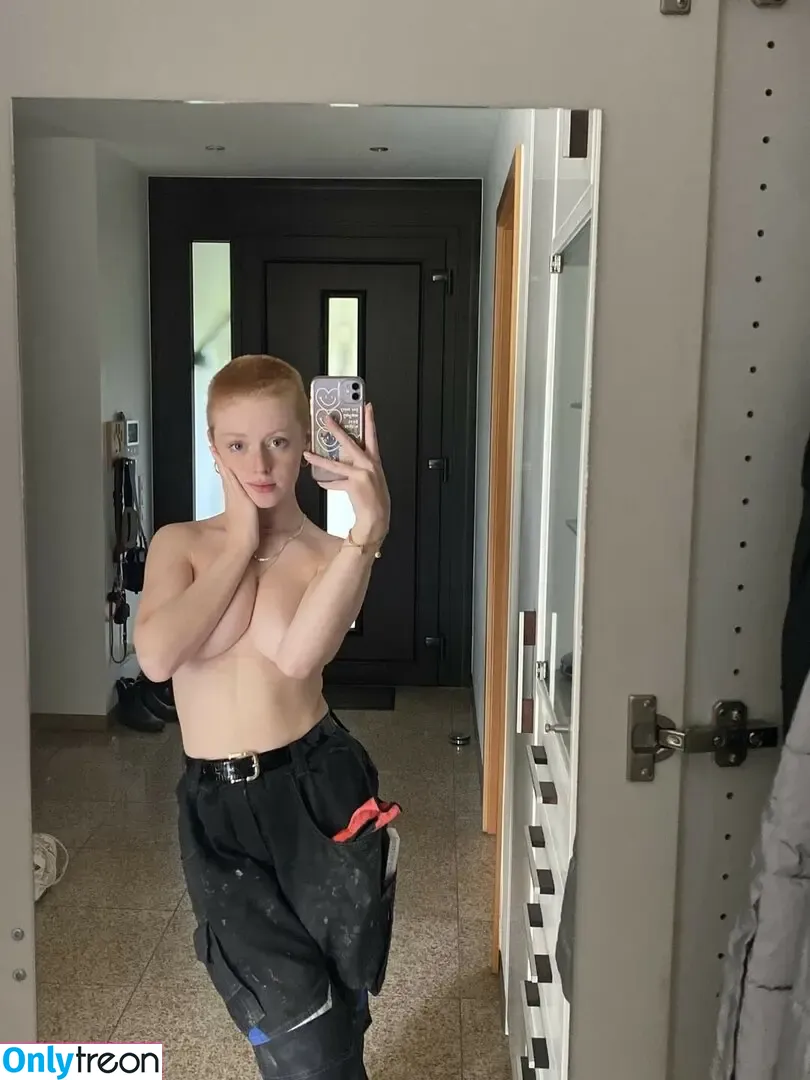 mai_buzzcut nude photo #0003 (buzzcuthero / maite_buzzcut)