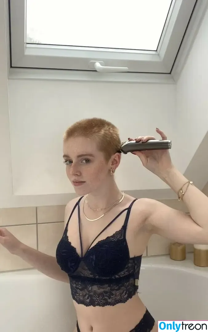 mai_buzzcut nude photo #0009 (buzzcuthero / maite_buzzcut)