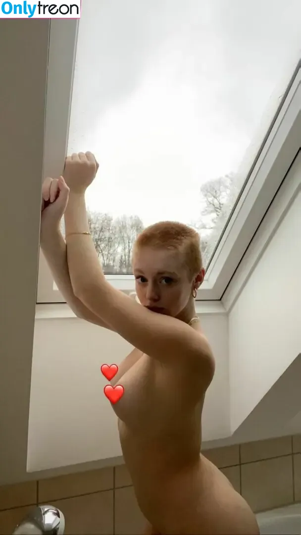 mai_buzzcut nude photo #0014 (buzzcuthero / maite_buzzcut)