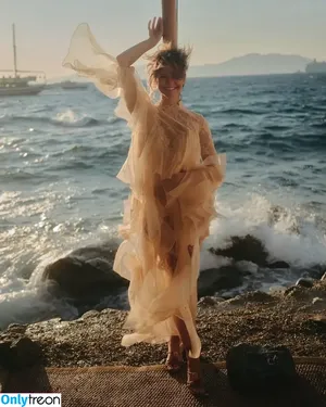 Maia Mitchell / maiamitchell nude photo #0192