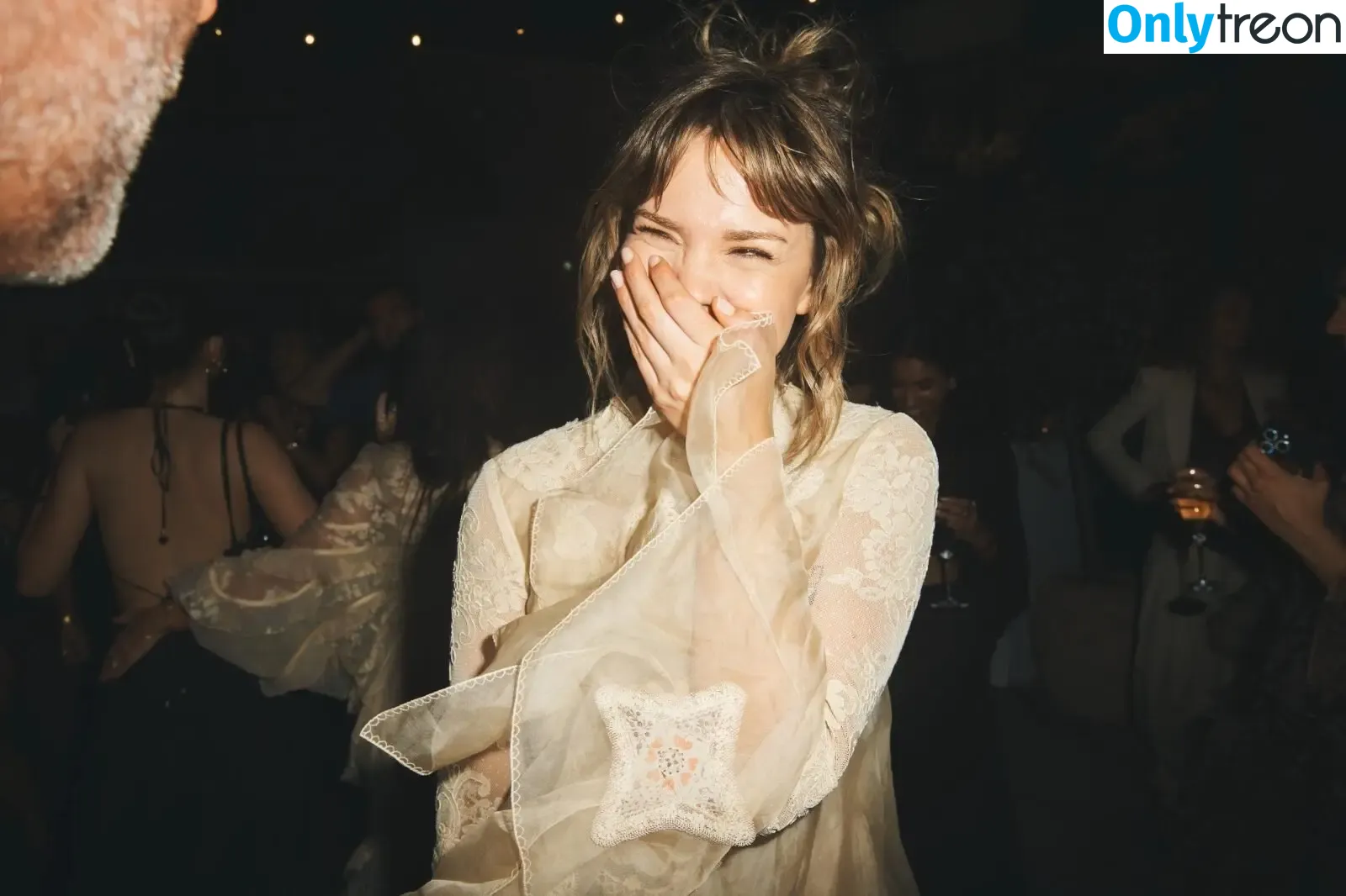 Maia Mitchell nude photo #0196 (maiamitchell)