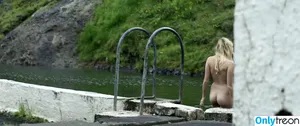 Maika Monroe / maikamonroe nude photo #0304