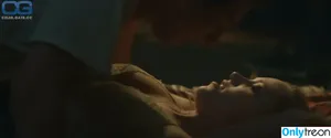 Maika Monroe / maikamonroe nude photo #0323