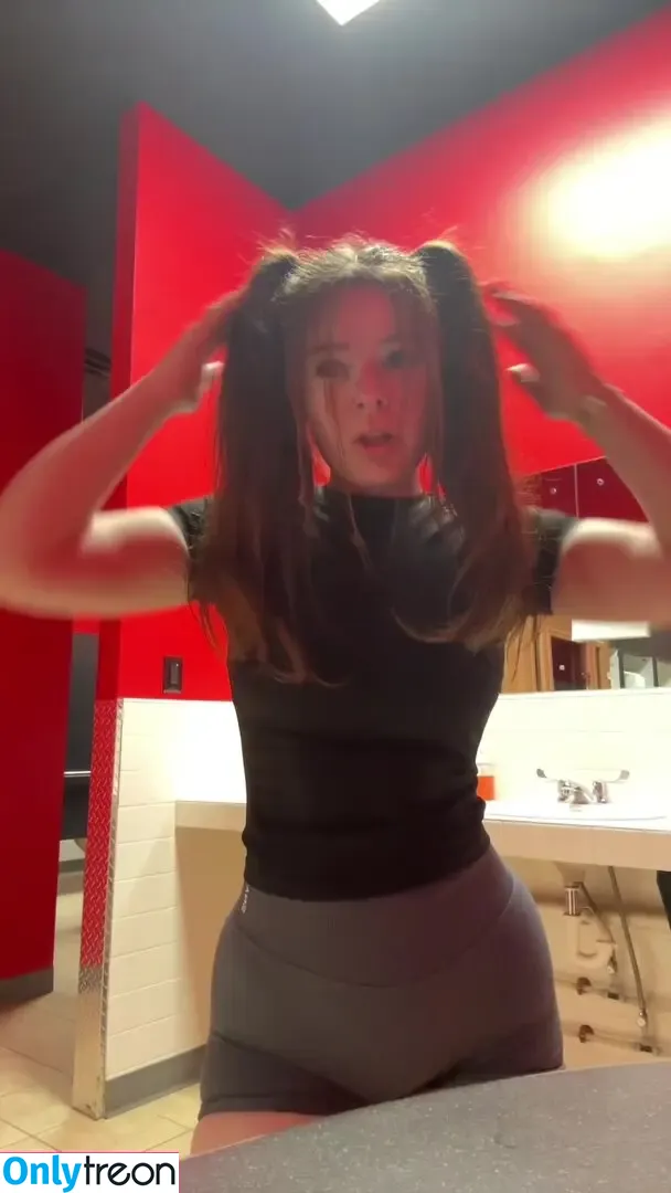 Maisie Rynn nude photo #0003 (maisierynn)