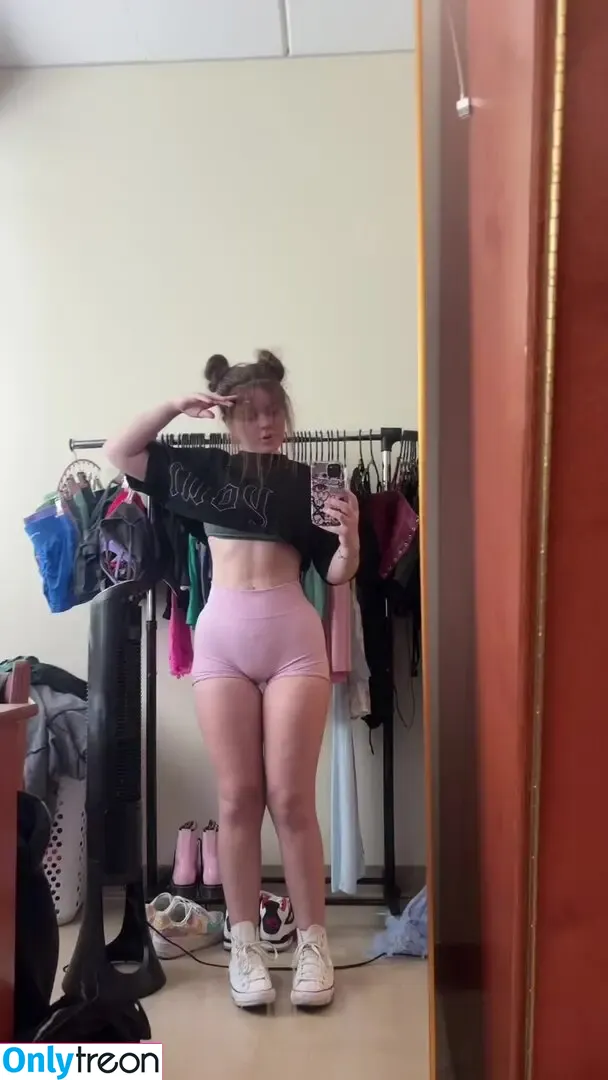 Maisie Rynn nude photo #0004 (maisierynn)