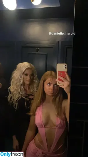 Maisie Smith / maisiesmithofficial nude photo #0040