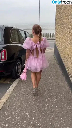 Maisie Smith / maisiesmithofficial nude photo #0184