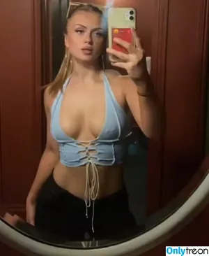 Maisie Smith / maisiesmithofficial nude photo #0233