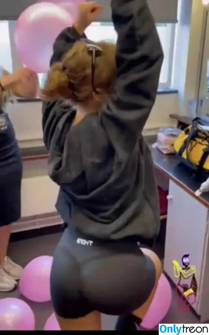 Maisie Smith nude photo #0288 (maisiesmithofficial)