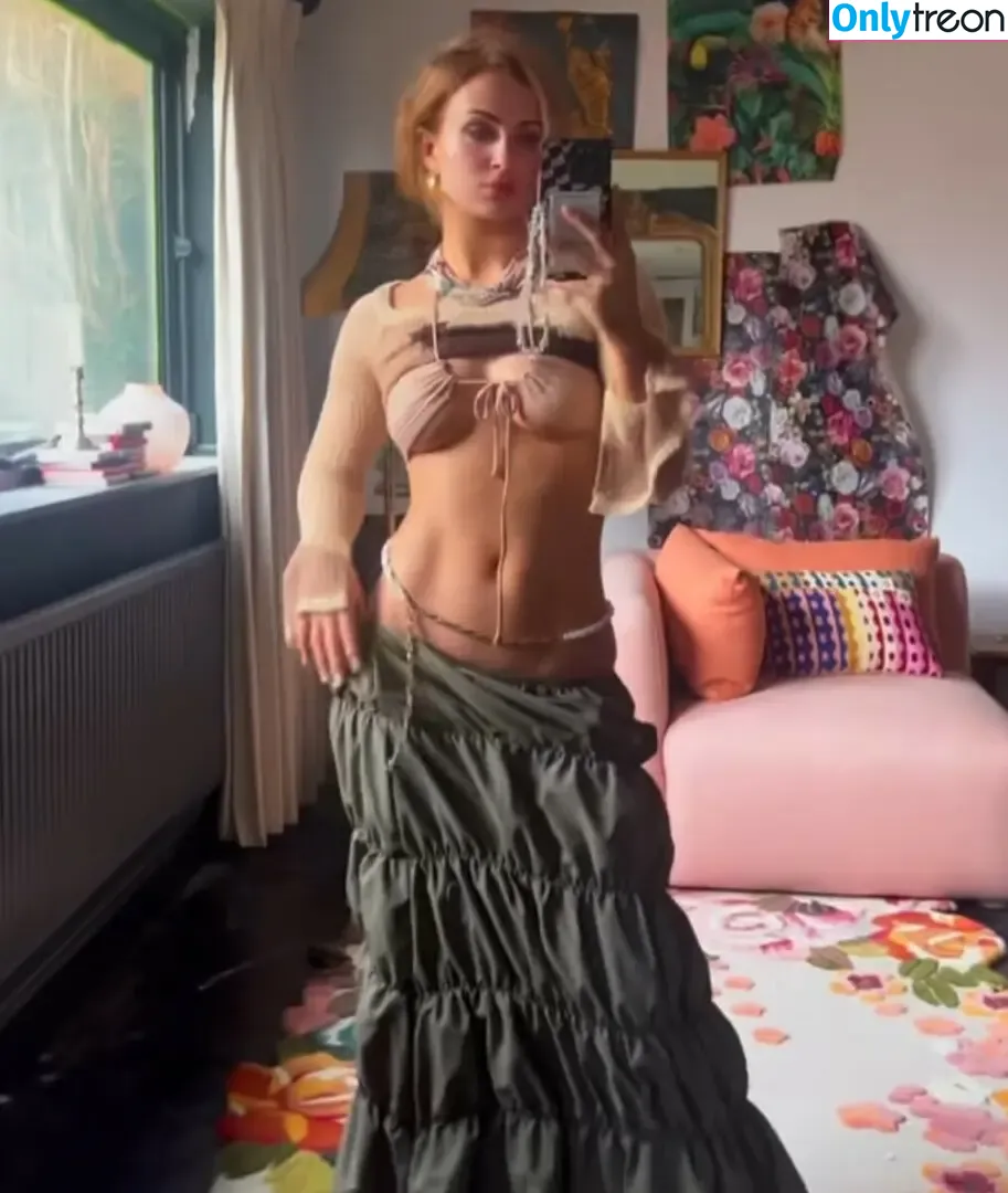 Maisie Smith nude photo #0445 (maisiesmithofficial)