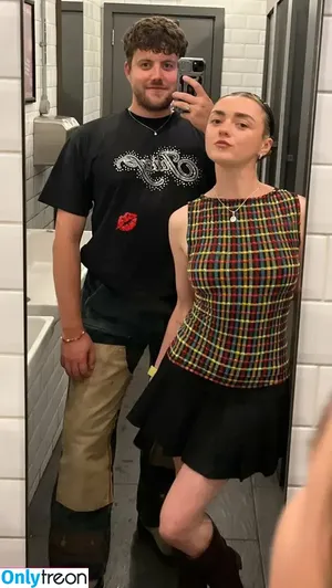 Maisie Williams / Maisie_Williams nude photo #1522