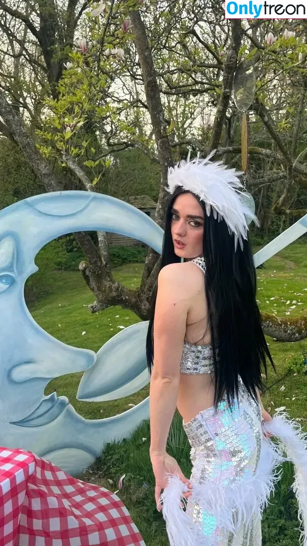 Maisie Williams nude photo #1119 (Maisie_Williams)