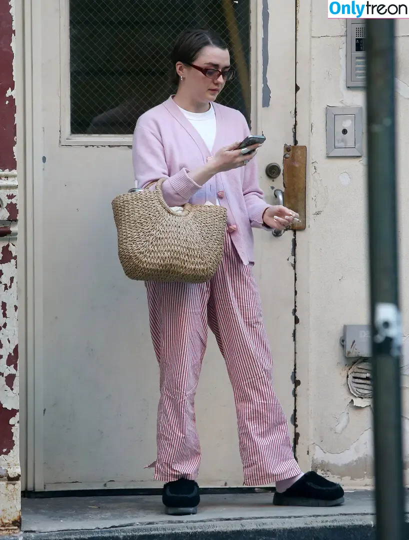 Maisie Williams nude photo #1146 (Maisie_Williams)