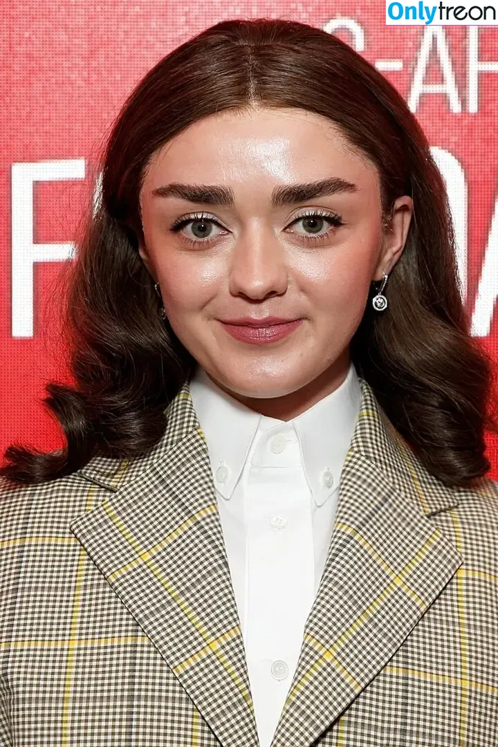 Maisie Williams nude photo #1162 (Maisie_Williams)