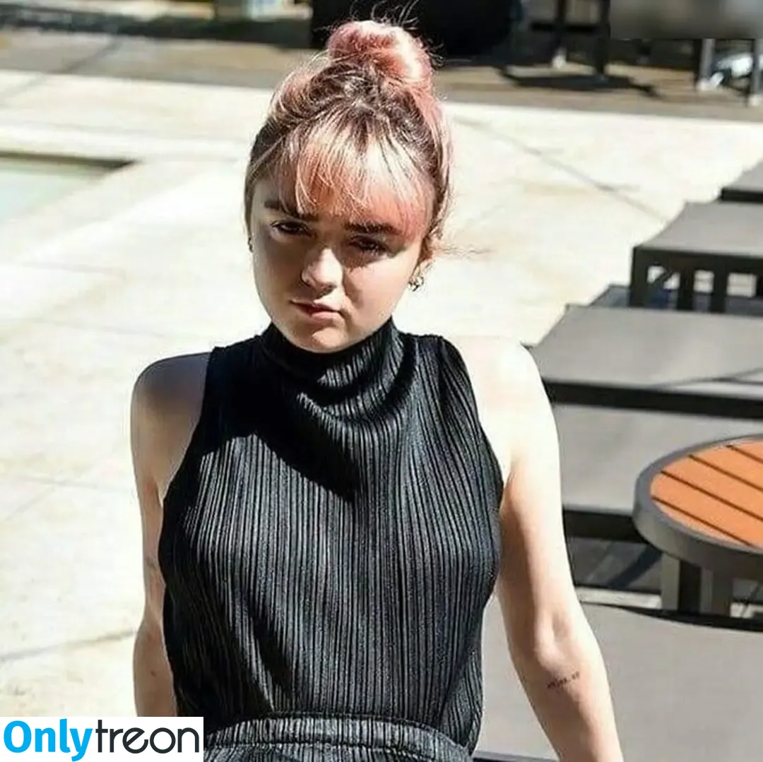 Maisie Williams nude photo #1184 (Maisie_Williams)