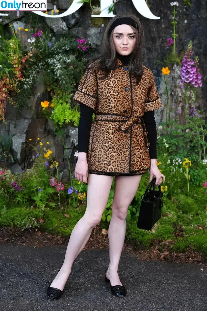 Maisie Williams nude photo #1232 (Maisie_Williams)