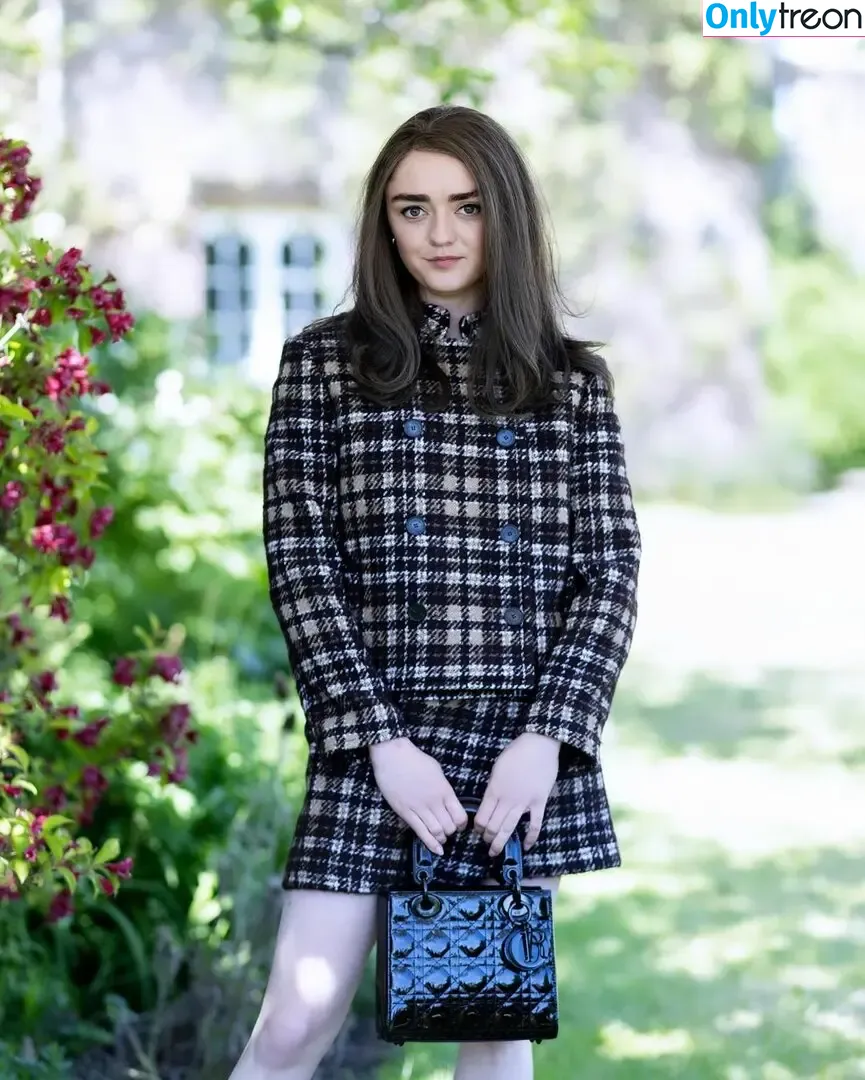 Maisie Williams nude photo #1242 (Maisie_Williams)