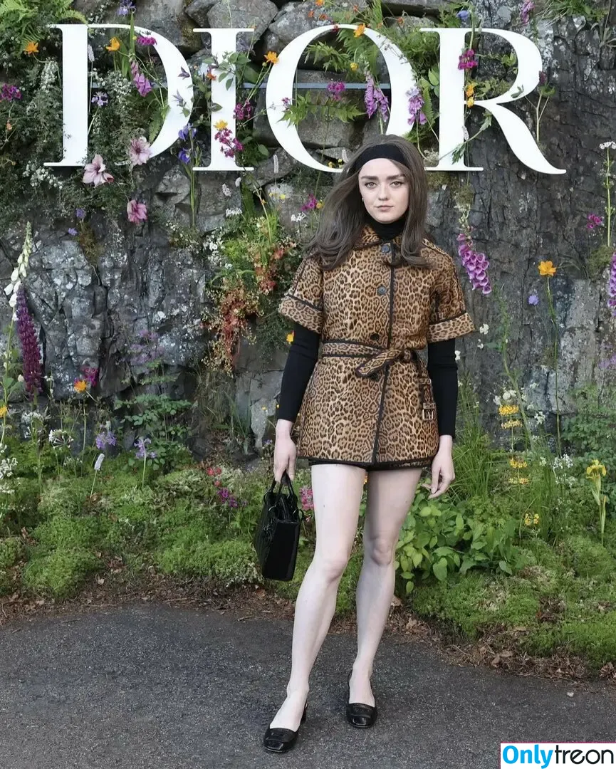 Maisie Williams nude photo #1244 (Maisie_Williams)